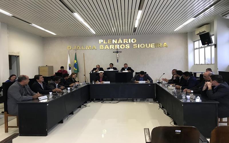 Parlamentares cobram ao executivo melhorias de infraestrutura do Município