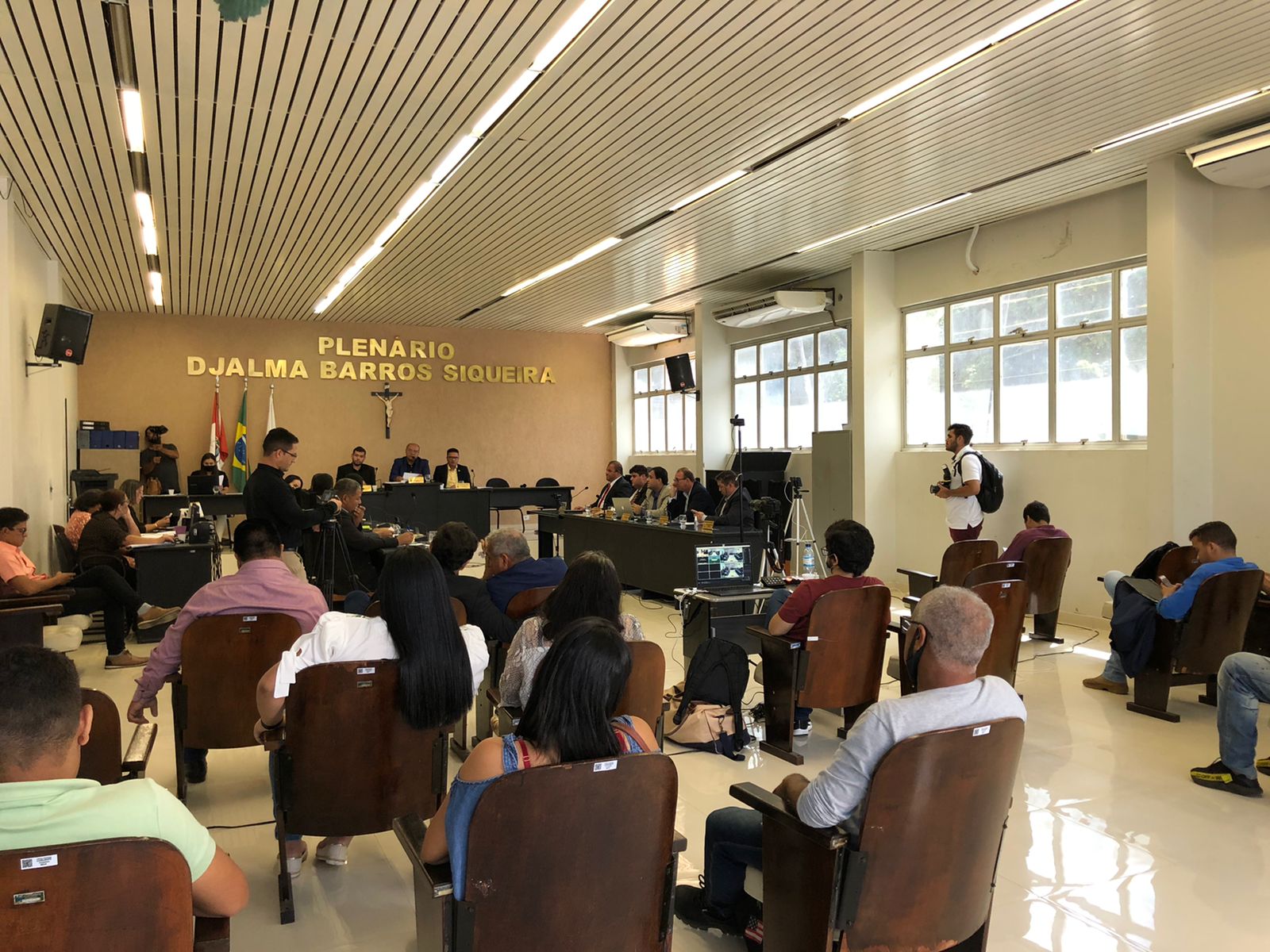 Executivo entra com pedido de urgência em PLs e vereadores aprovam pautas diversas