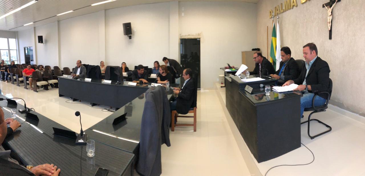 Vereadores participam de sessão extraordinária e encaminham pautas do Executivo
