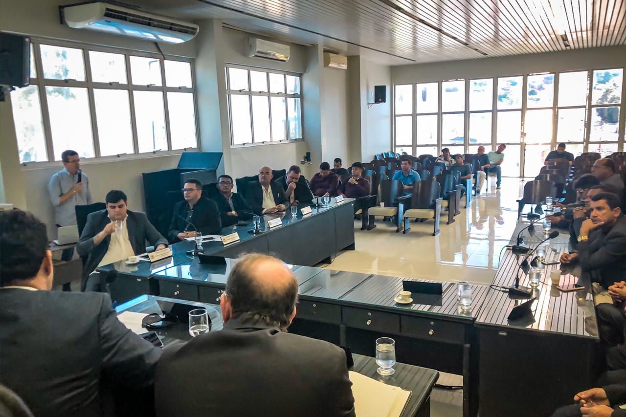 Projetos de Lei de vereadores e Poder Executivo entram em votação na sessão da Câmara