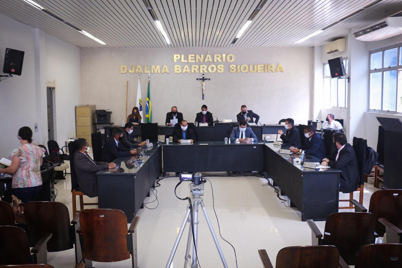 Vereadores fazem sessão e derrubam veto do reajuste dos servidores da educação de Coruripe